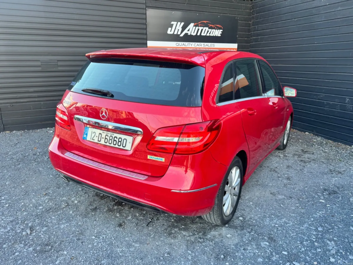 Mercedes-Benz B-Class 1.6 AUTO 5DR - Image 4