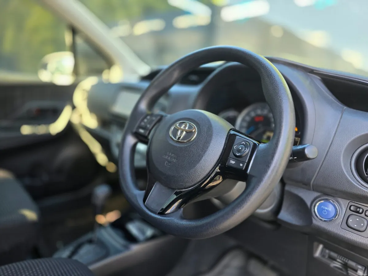 Toyota Vitz DAA-NHP130 5DR AUTO - Image 2