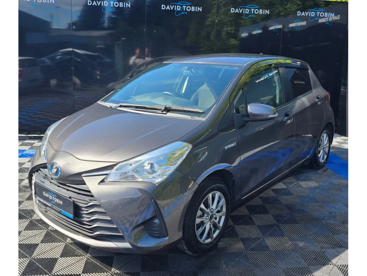 Toyota Vitz DAA-NHP130 5DR AUTO - Image 4