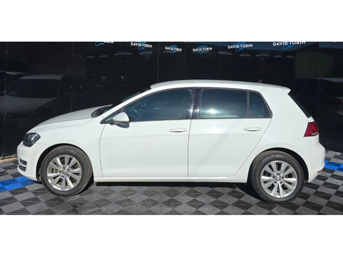 Volkswagen Golf 1.2 TSI AUTO REVERSING CAMERA - Image 5
