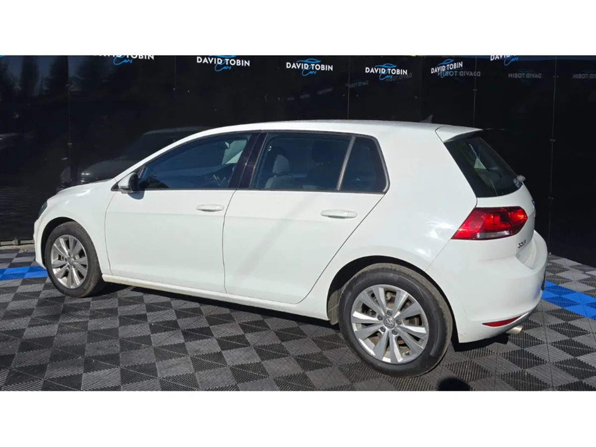 Volkswagen Golf 1.2 TSI AUTO REVERSING CAMERA - Image 6