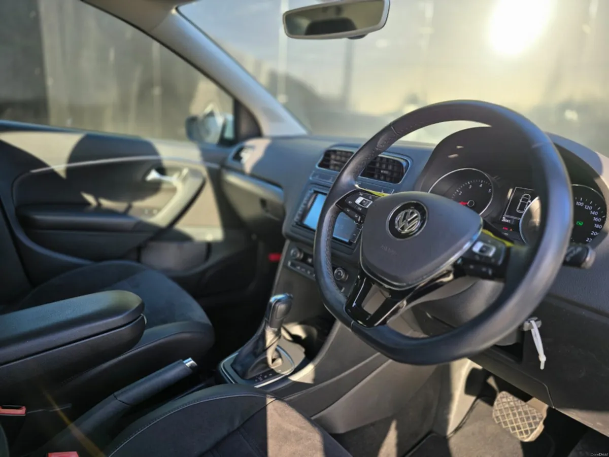 Volkswagen Polo HIGHLINE 1.2 TSI AUTO - Image 3
