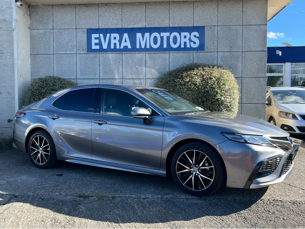 Toyota Camry WS HYBRID AUTOMATIC 2.5 PETROL //VERY - Image 3