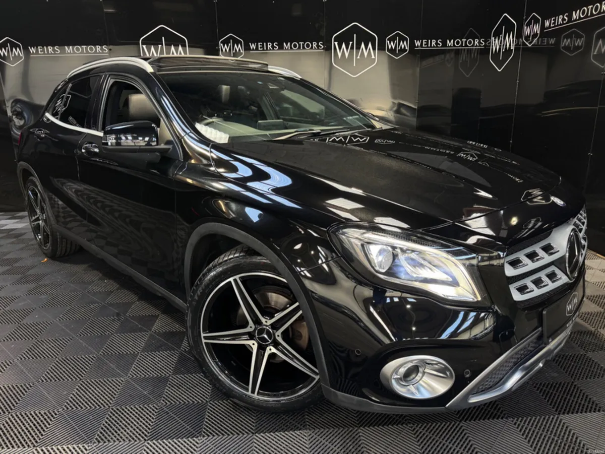 Mercedes-Benz GLA GLA180 SUNROOF AMG ALLOYS AUTOMA - Image 5