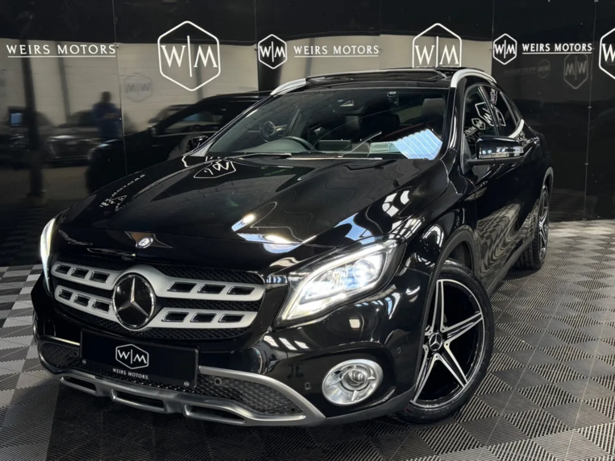 Mercedes-Benz GLA GLA180 SUNROOF AMG ALLOYS AUTOMA - Image 2