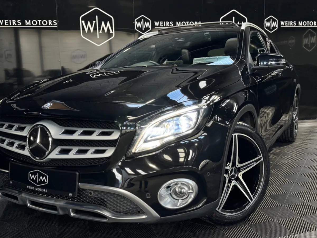 Mercedes-Benz GLA GLA180 SUNROOF AMG ALLOYS AUTOMA - Image 3