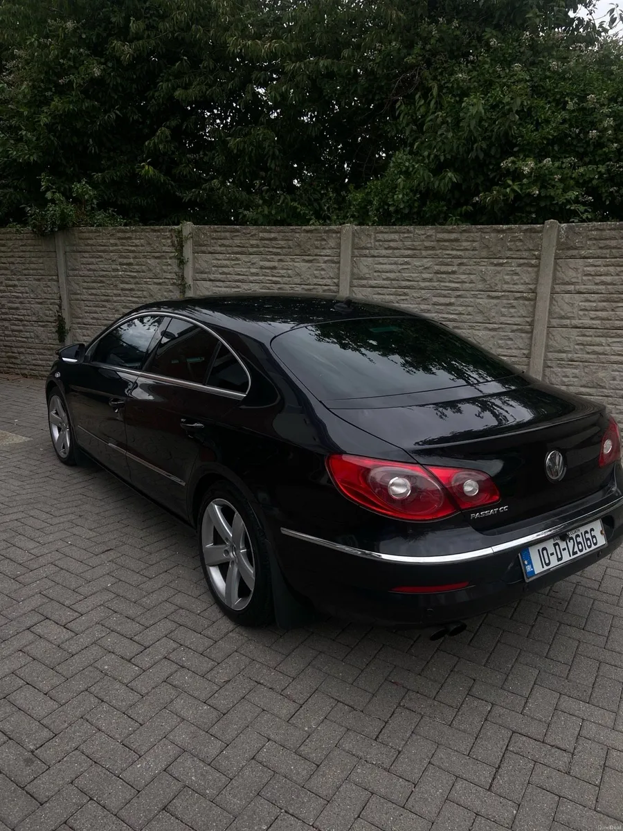 2010 Volkswagen Passat CC 2.0 - Image 2