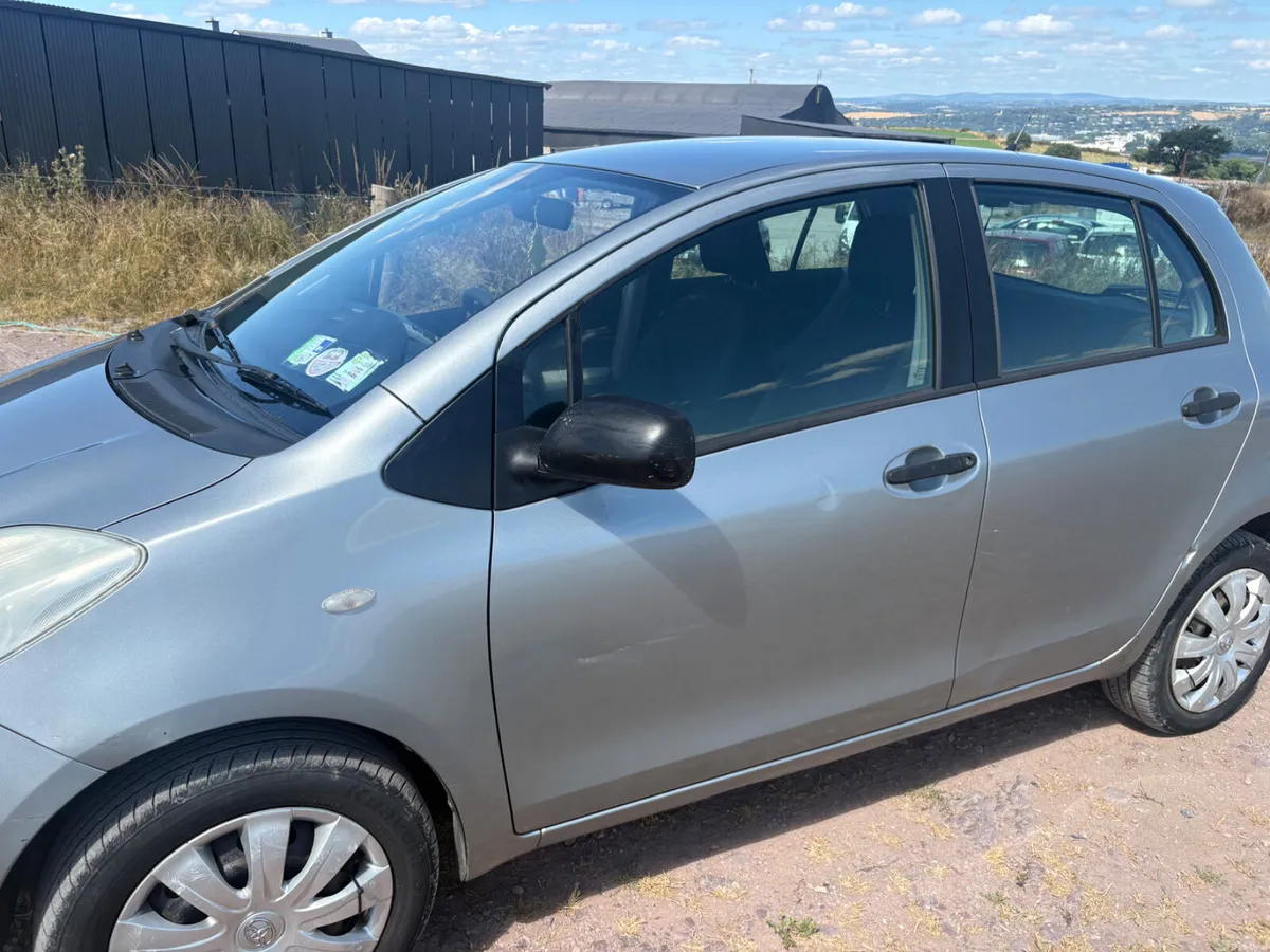 Toyota Yaris 2010 - Image 3