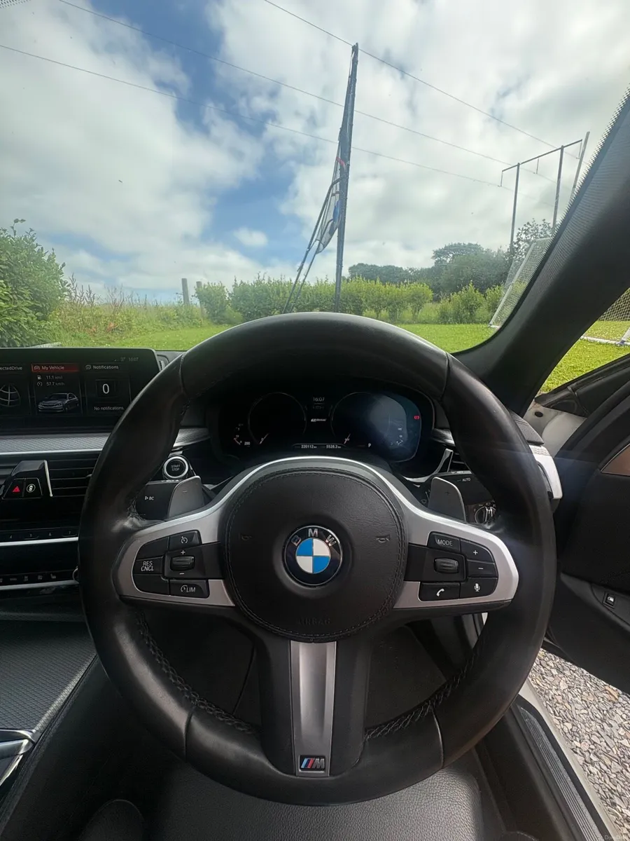 BMW G30 530e Msport - Image 5