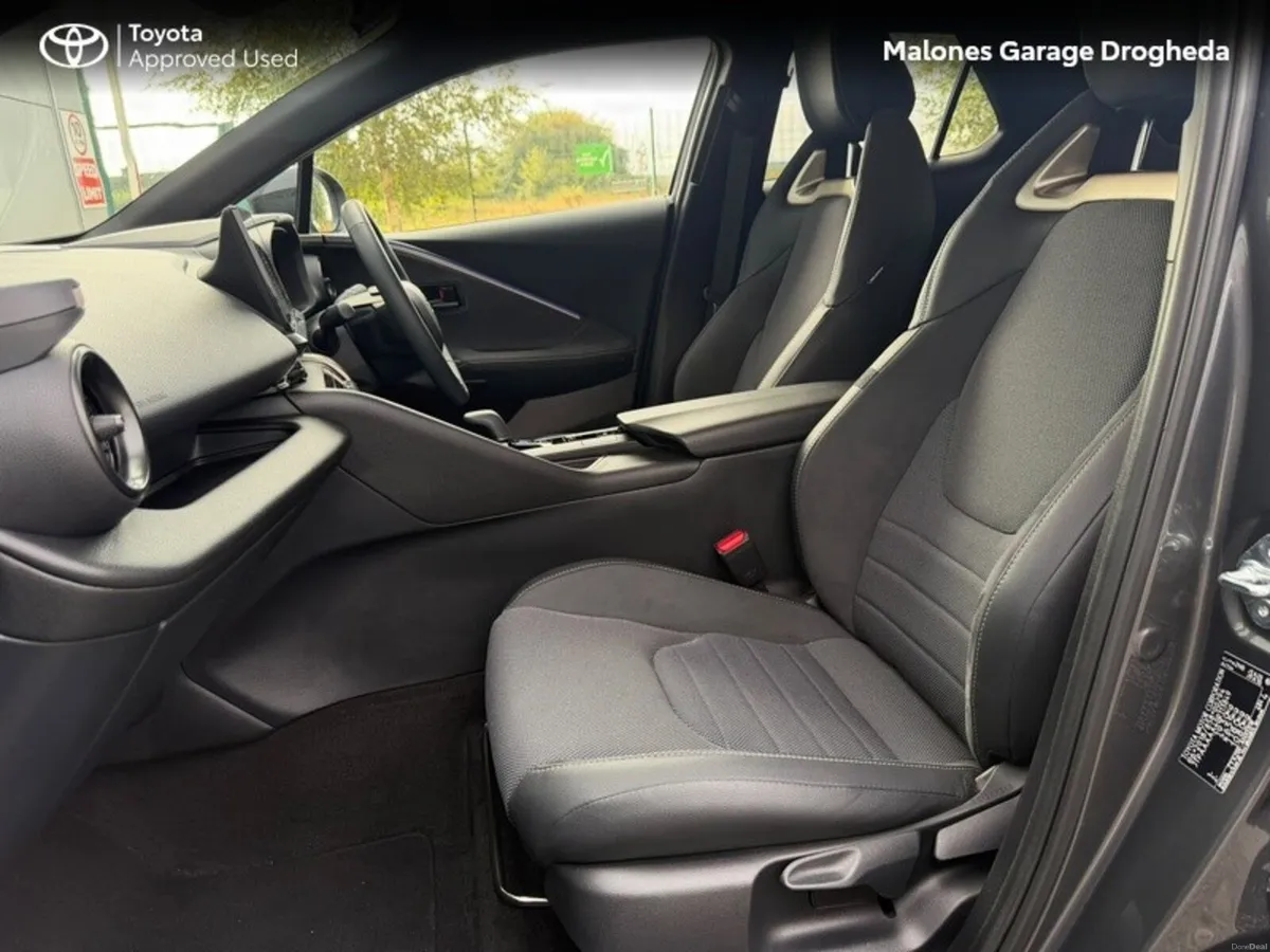 Toyota C-HR 1.8 Hybrid Sol *2 Free Service* Call N - Image 6