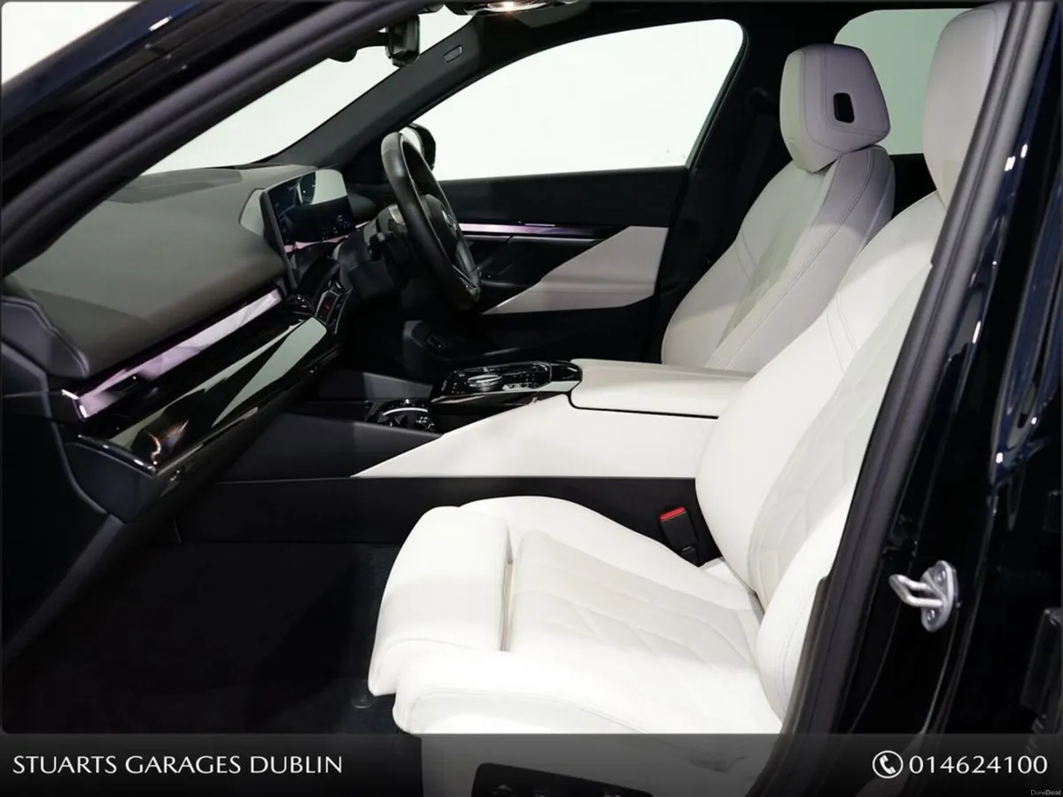 BMW 5-Series COMFORT PACK, TECH PACK AND 20” ALLOY - Image 3