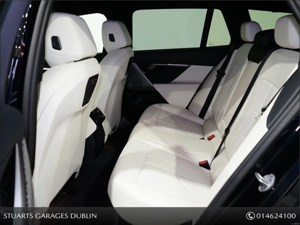 BMW 5-Series COMFORT PACK, TECH PACK AND 20” ALLOY - Image 5