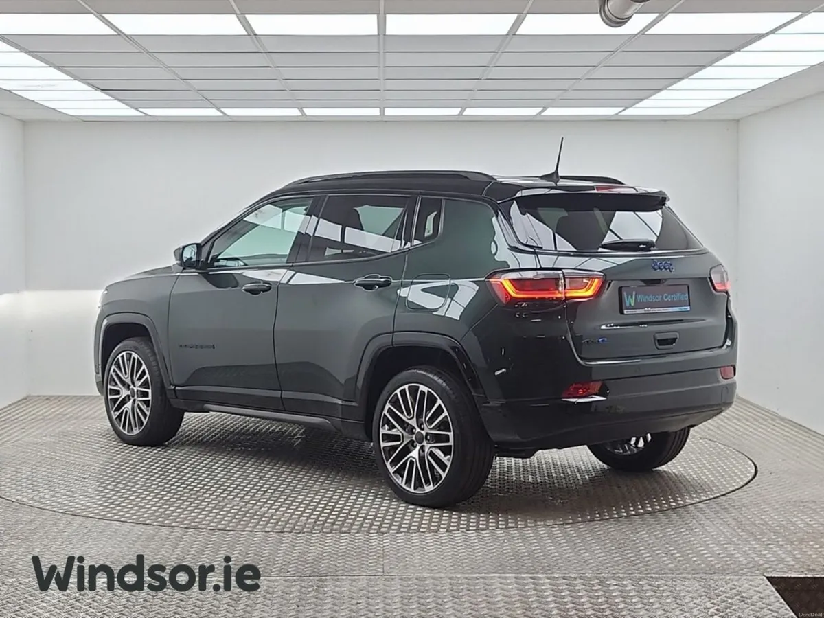 Jeep Compass TOP SPEC Summit with only delivery Km - Image 2