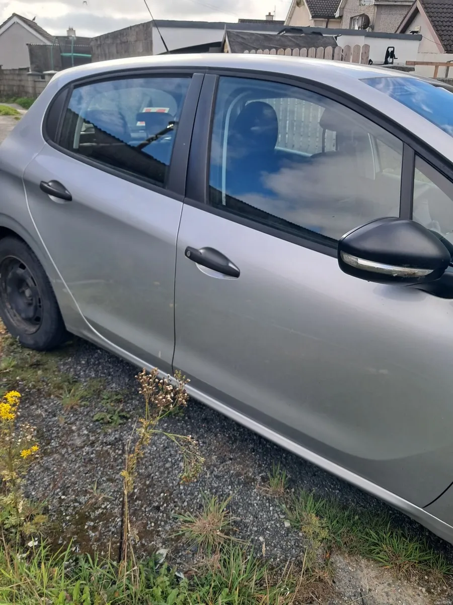 Peugeot 208 2013 - Image 6