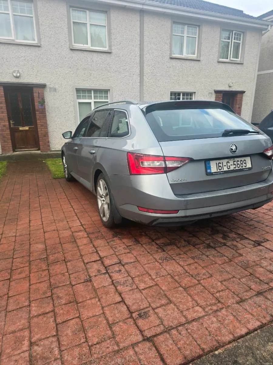 Skoda superb 3 automatic 2.0 diesel - Image 5