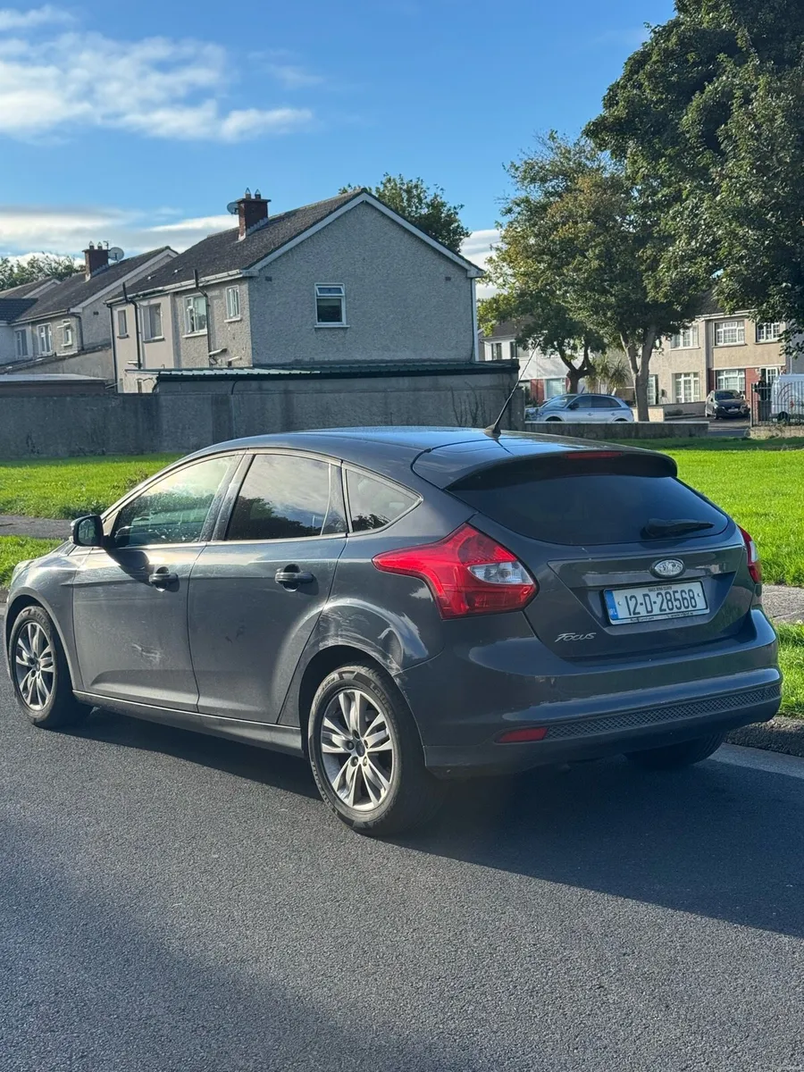 Ford Focus 2012 - Image 2