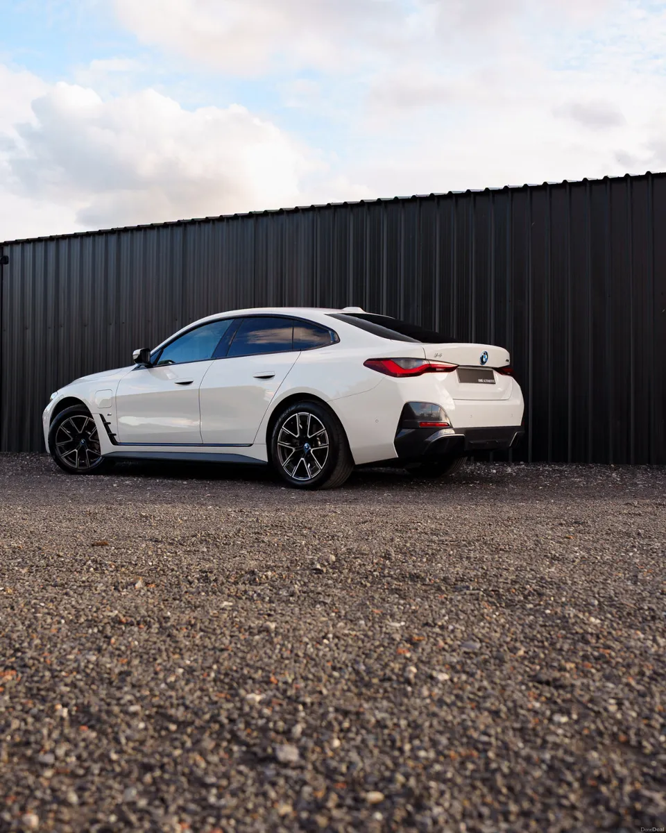 BMW i4 edrive35 M sport - Image 5