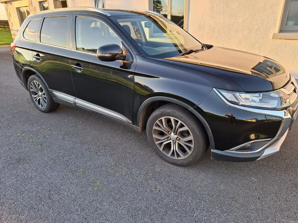 Mitsubishi Outlander 2017 - Image 1