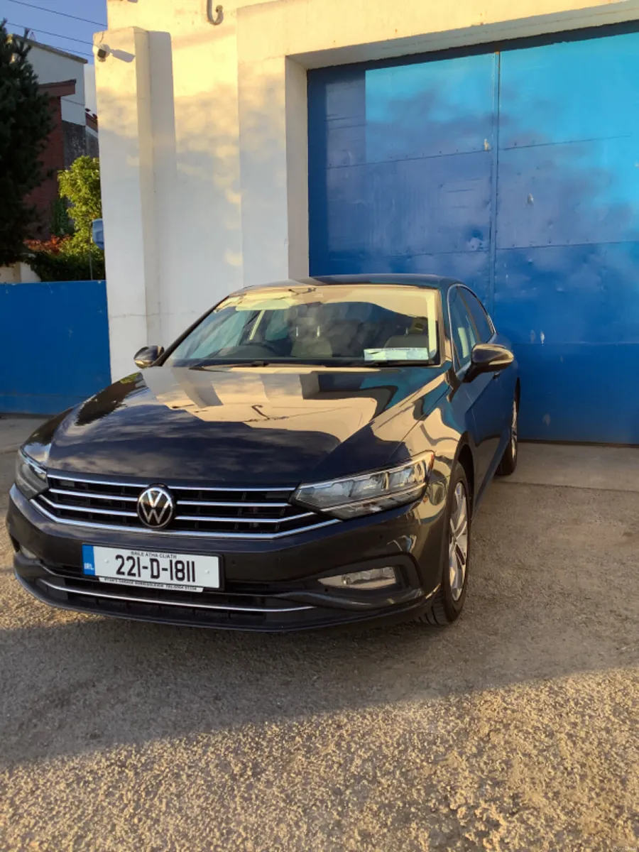 Volkswagen Passat 2022 - Image 6