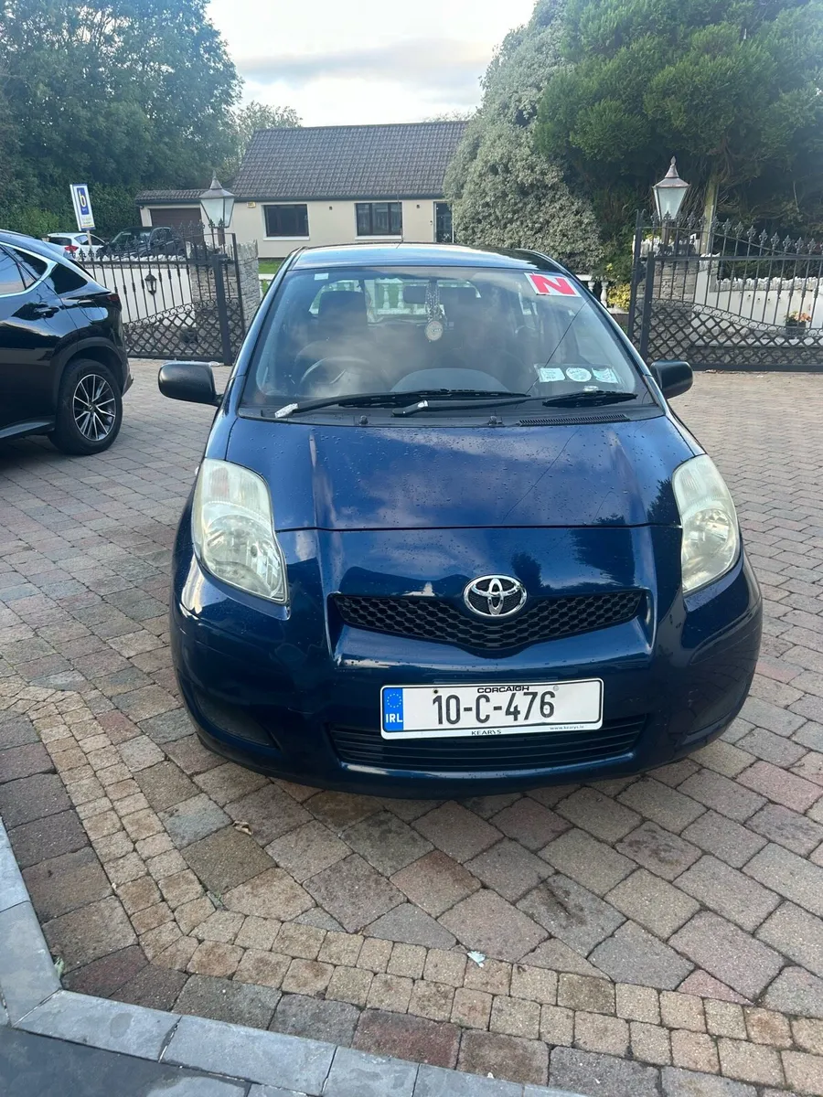 Toyota Yaris 2010 - Image 2