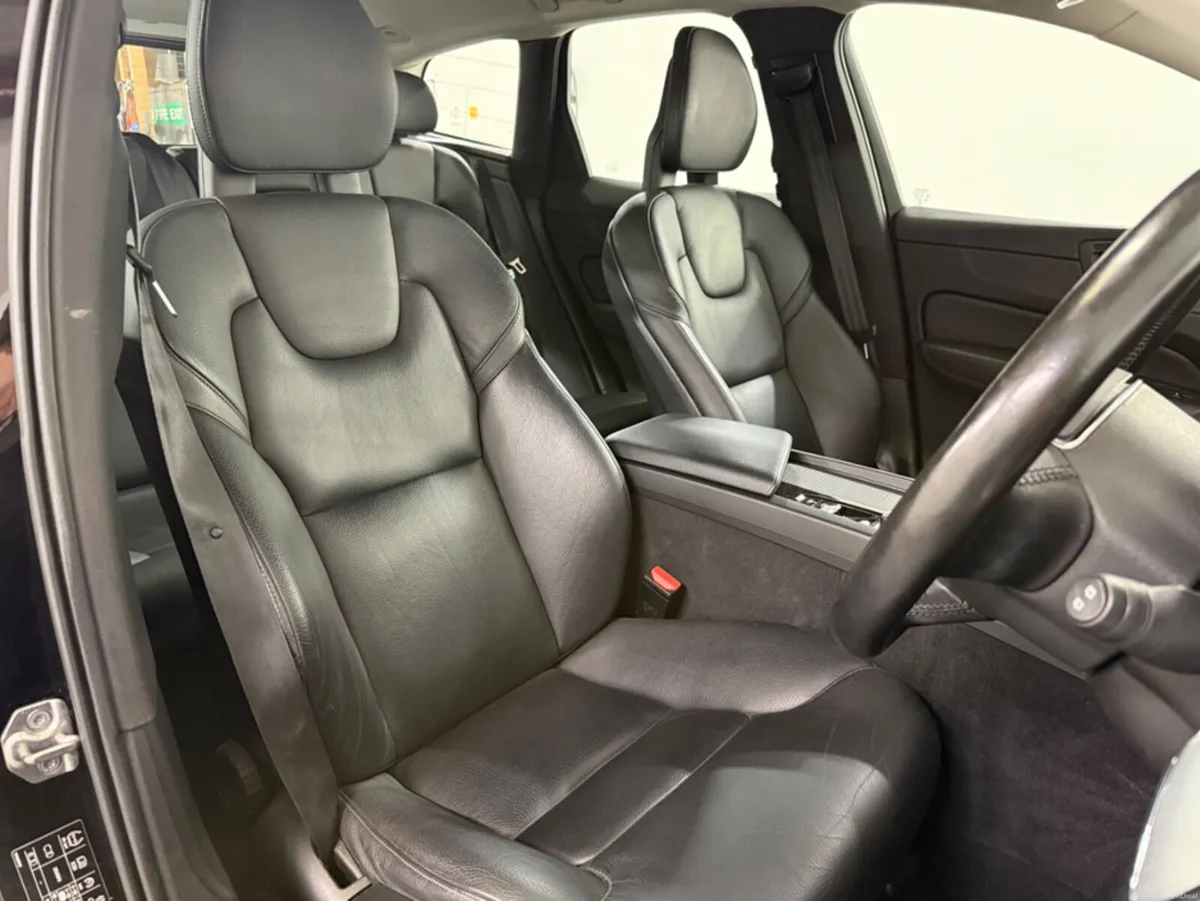 Volvo XC60 **MOMENTUM AWD MODEL**NCT03/28**MULTI S - Image 6