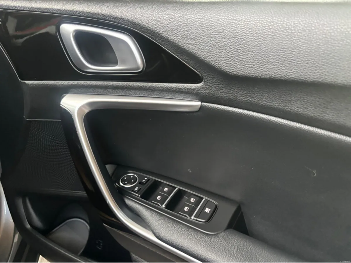 Kia XCeed PE PHEV 5DR AUTO - Image 6