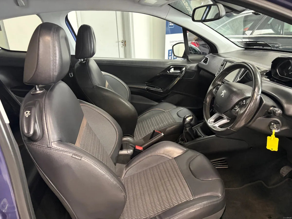 Peugeot 208 2014. 1.2 VTI. ALLURE - Image 6