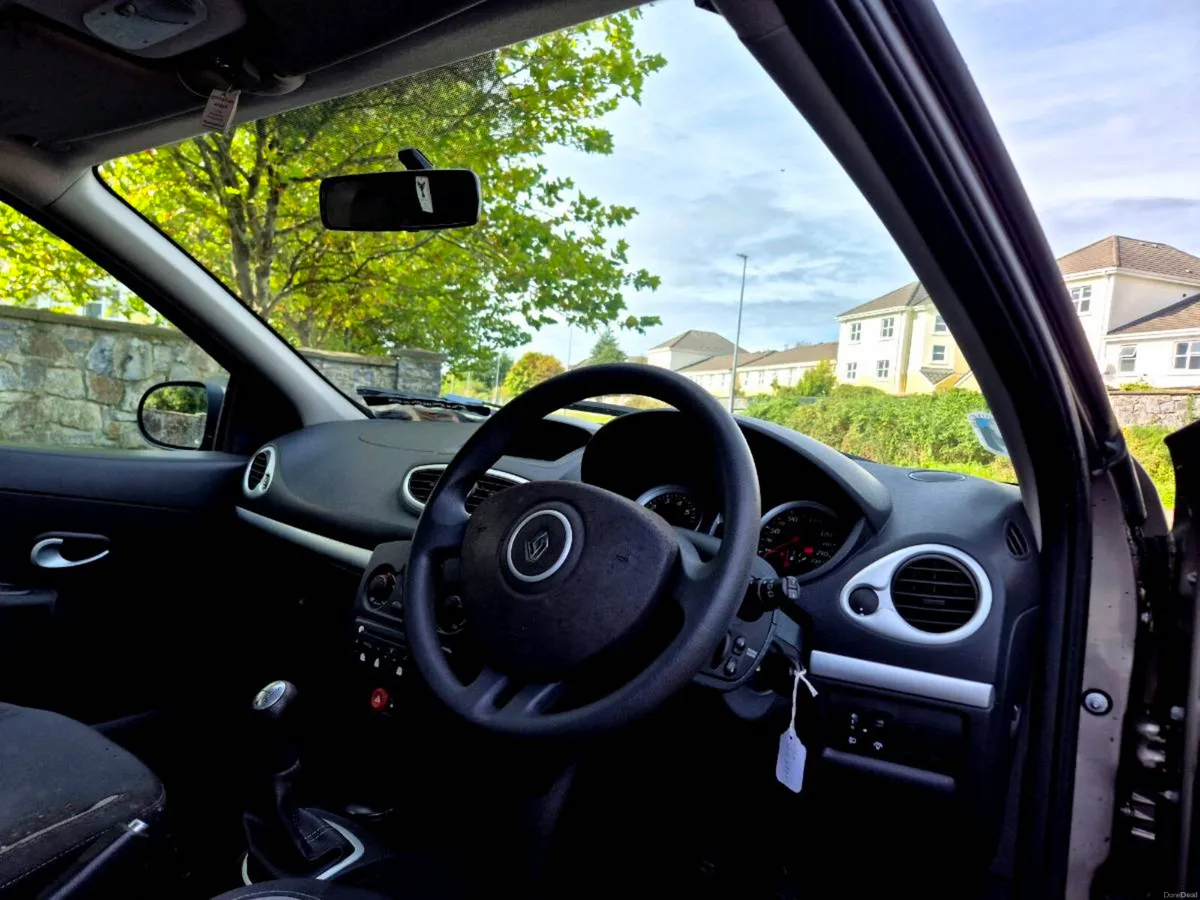 2010 Renault Clio ▪︎ LOW MILAGE ▪︎ - Image 6