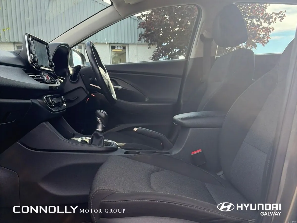 Hyundai i30 Diesel Deluxe - Image 5