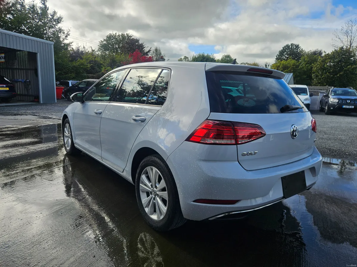2017  VW Golf TSI Automatic - Image 4
