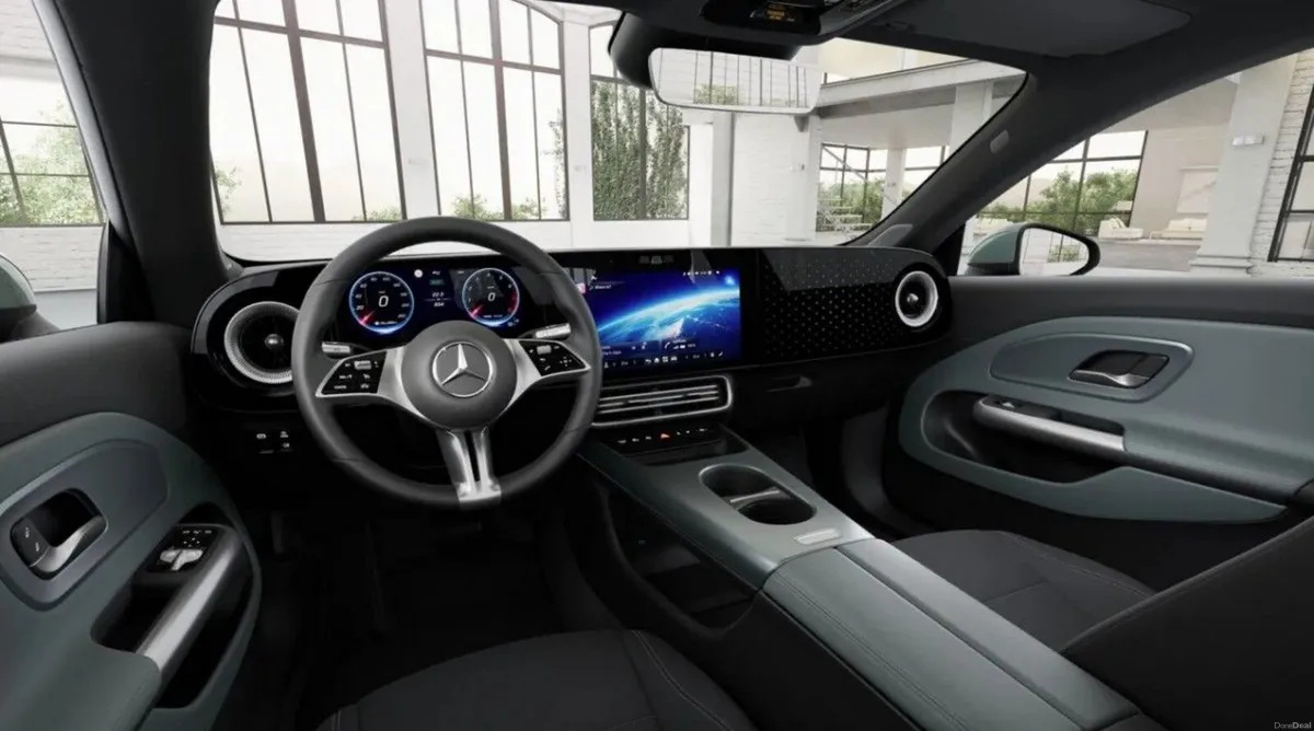 Mercedes-Benz CLA CLA 180 SALOON PROGRESSIVE LINE - Image 2