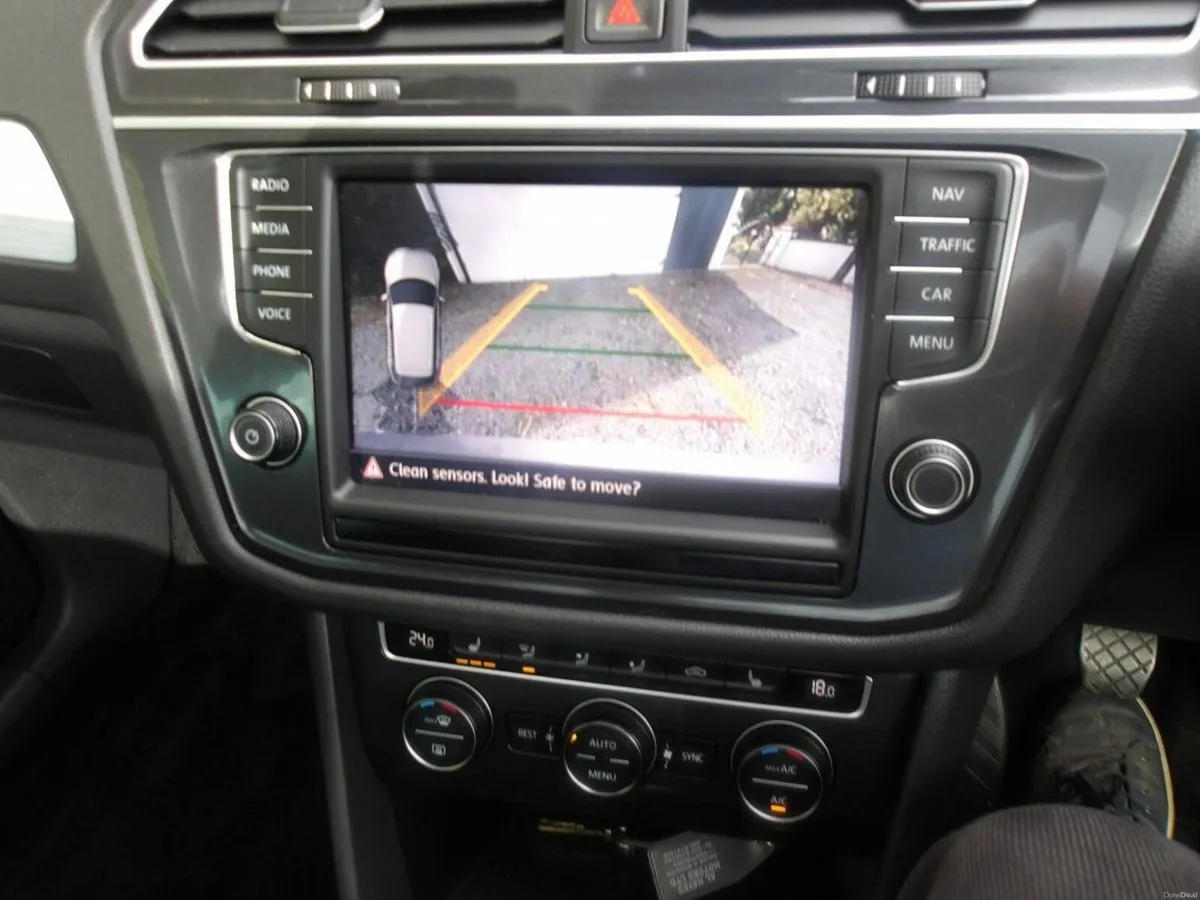 Volkswagen Tiguan 2.0 TDI  BMT Comfortline SAT/NAV - Image 4