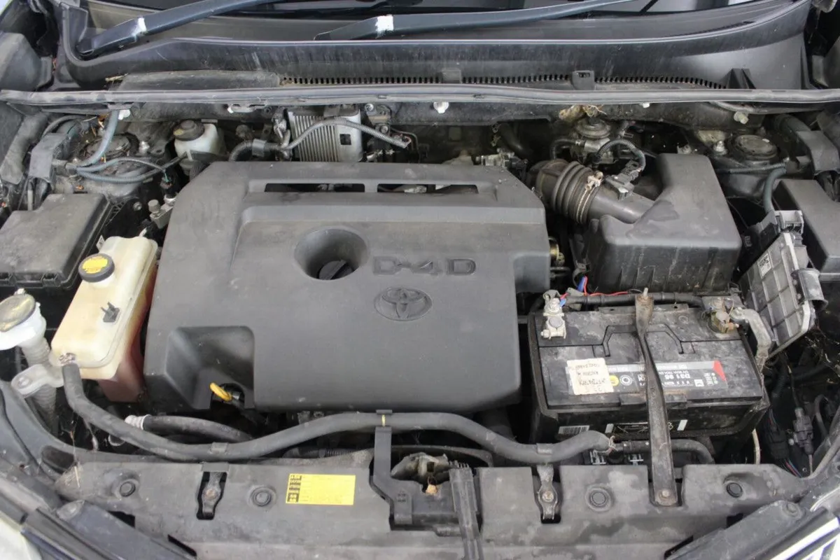 Toyota RAV4 2.0 D-4D 125 Aura 2WD - TENDER 16 - Image 3