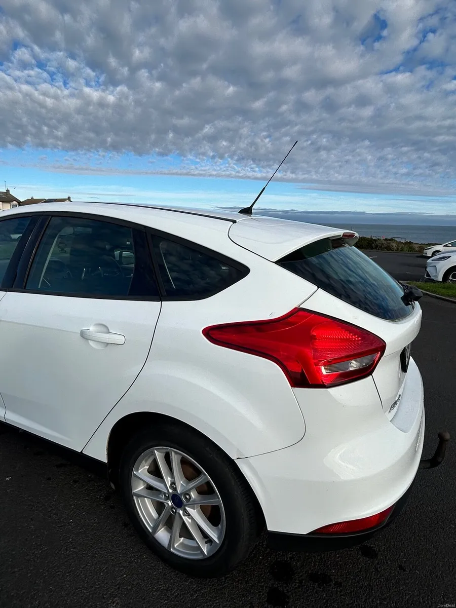Ford Focus 2015 - Image 2