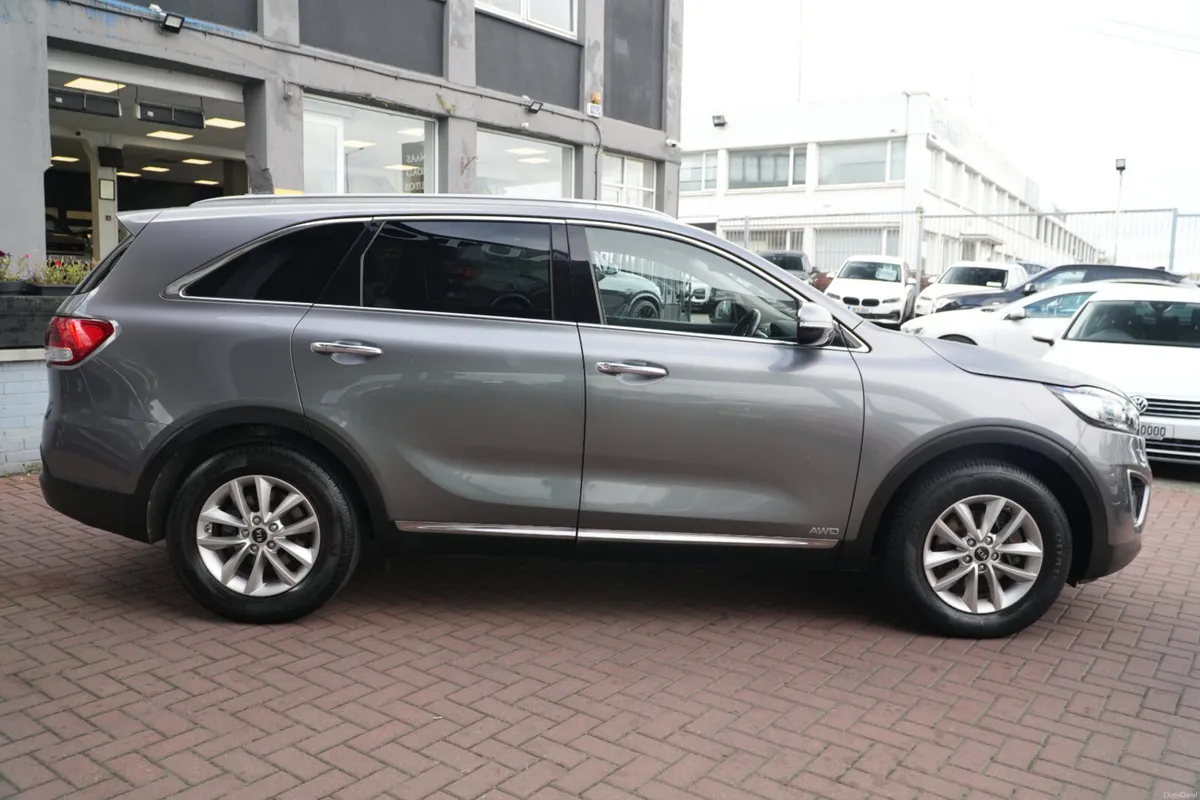 Kia Sorento 2016 AWD 5DR 7 SEATER DIESEL - Image 3