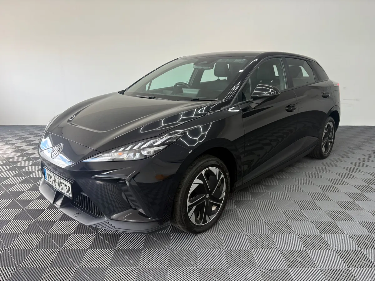 MG MG4 Excite LR 64Kwh 2023 - Image 3