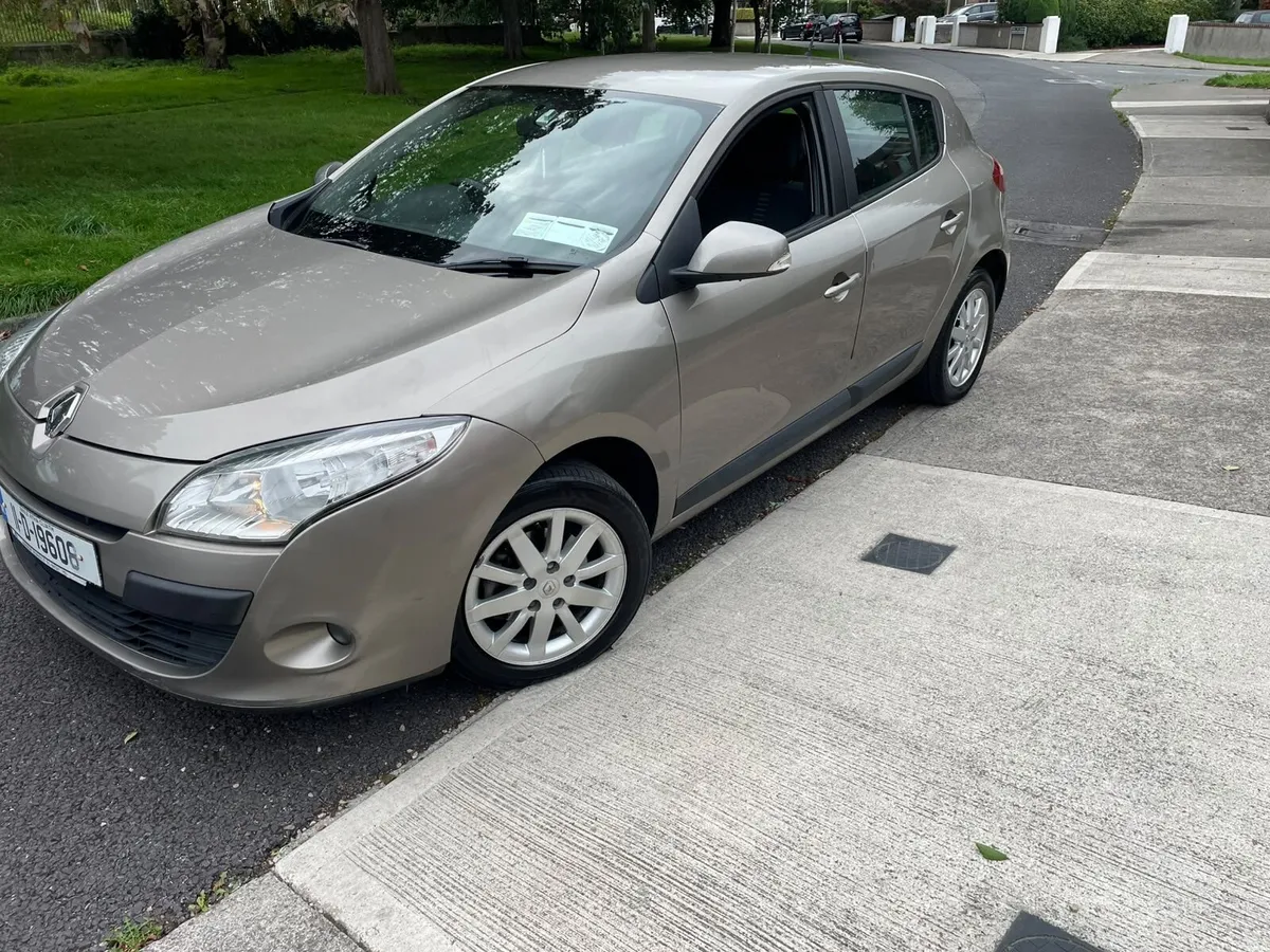 Renault Megane 2011 - Image 2