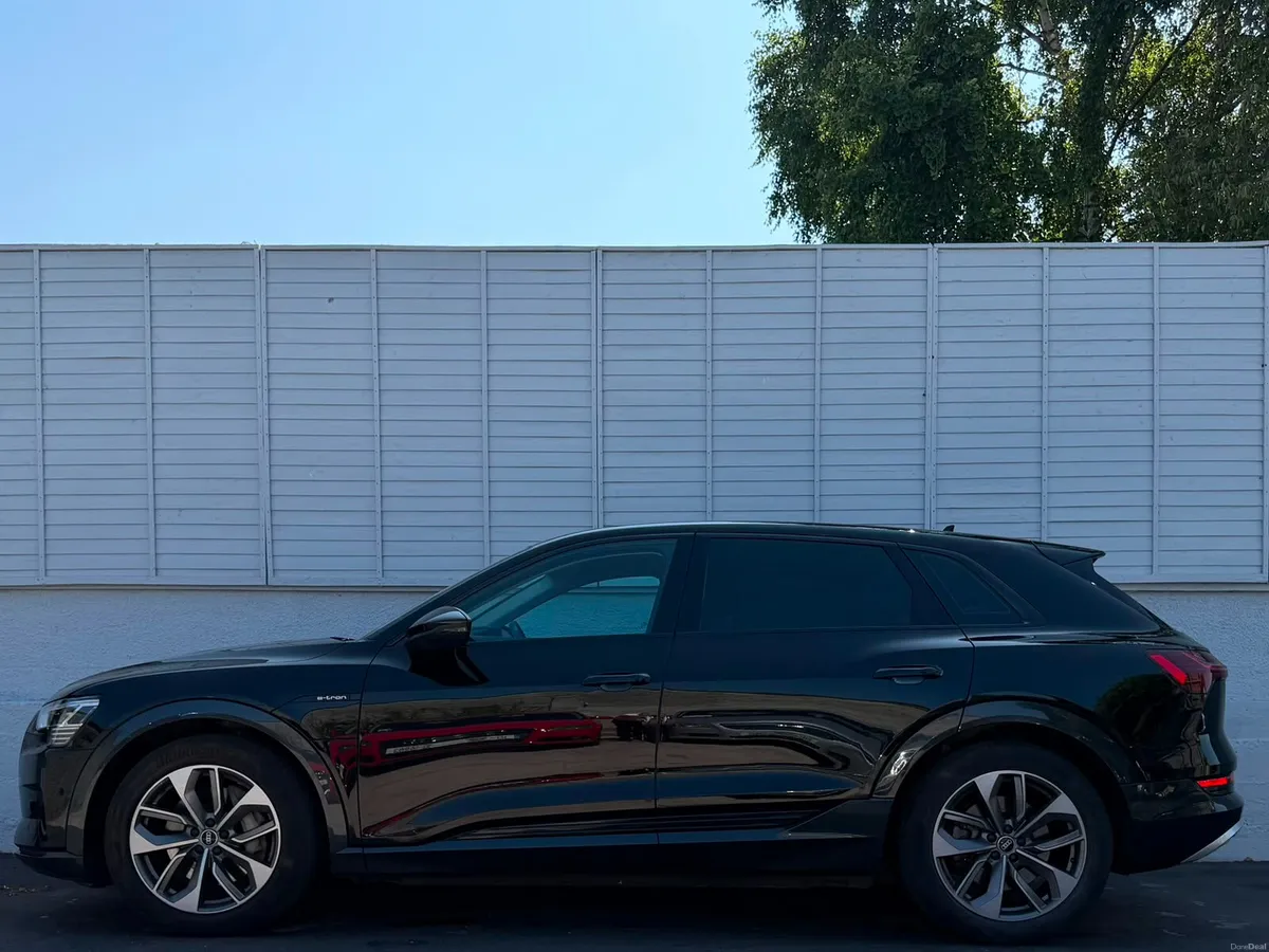 Audi e-tron 2022 TECHNIK 50 QUATTRO / 95.5% SOH - Image 5
