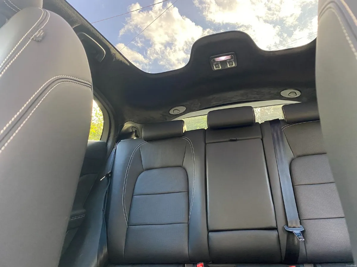 2023 Jaguar I-Pace R Dynamic HSE 90KWH 400P - Image 3