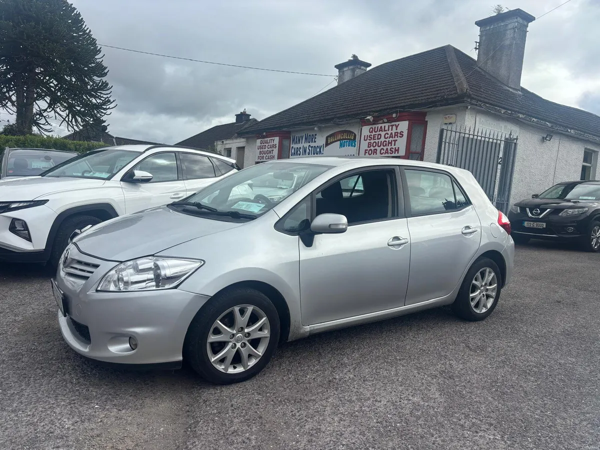 Toyota Auris   PETROL  NEW  NCT  GREAT STARTER CAR - Image 4