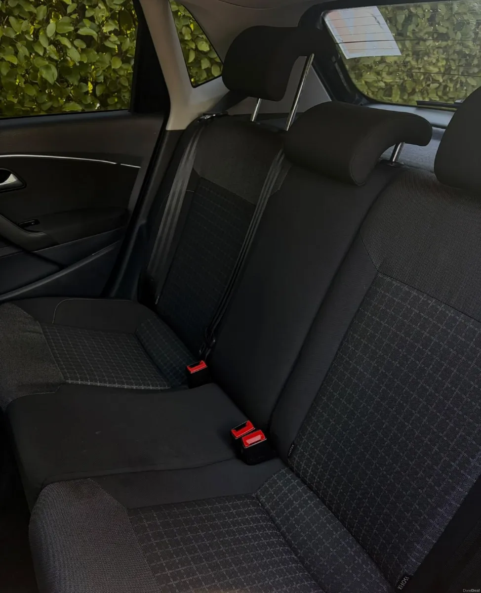 Volkswagen Polo 2015 - Image 5