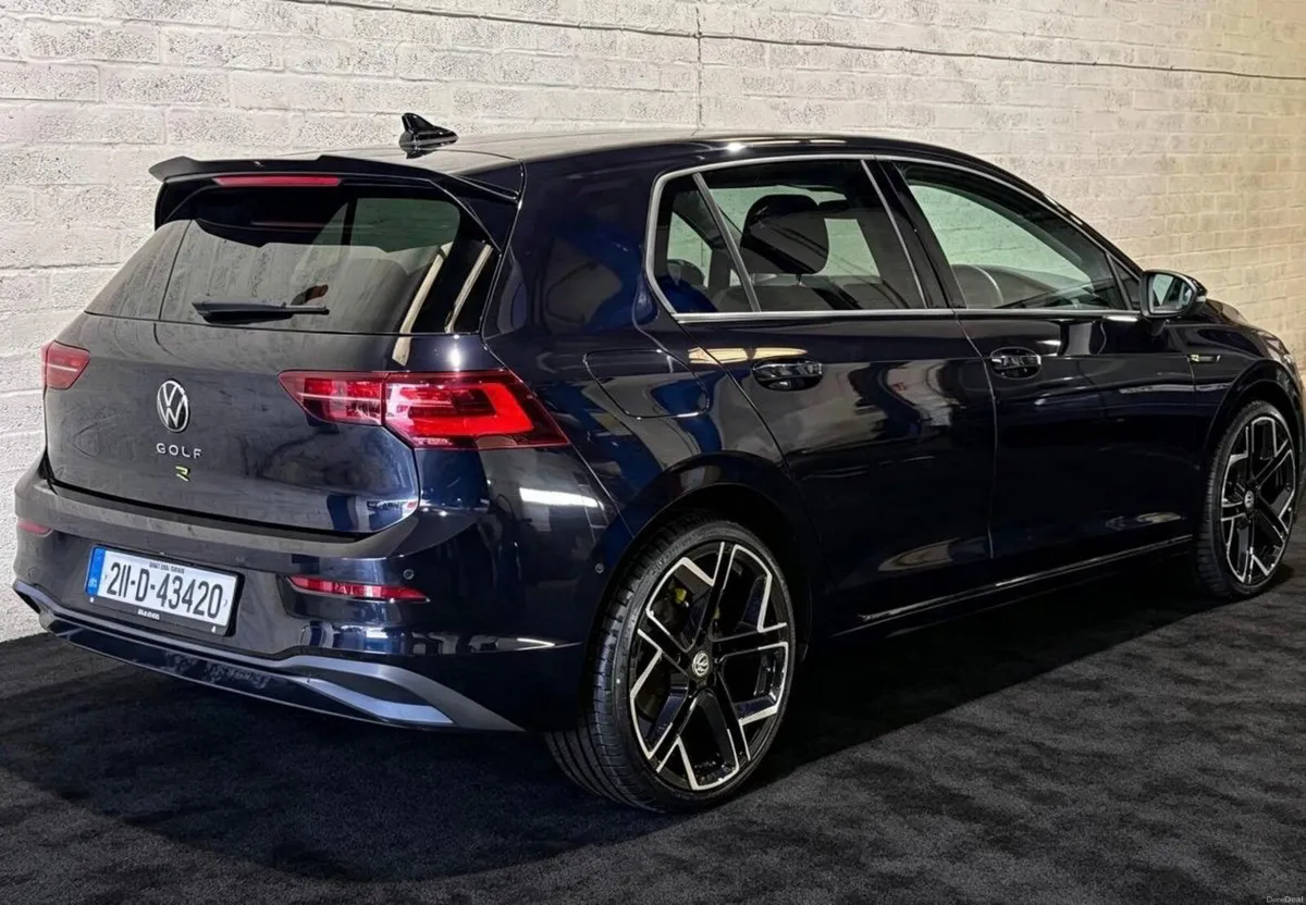 Volkswagen Golf eTSI R Style - Image 5