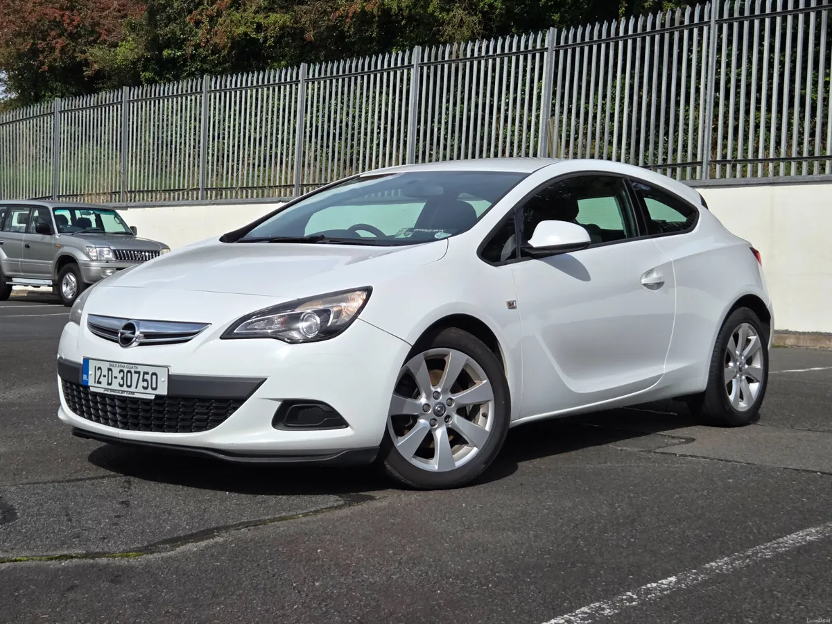 Opel Astra GTC - Image 1