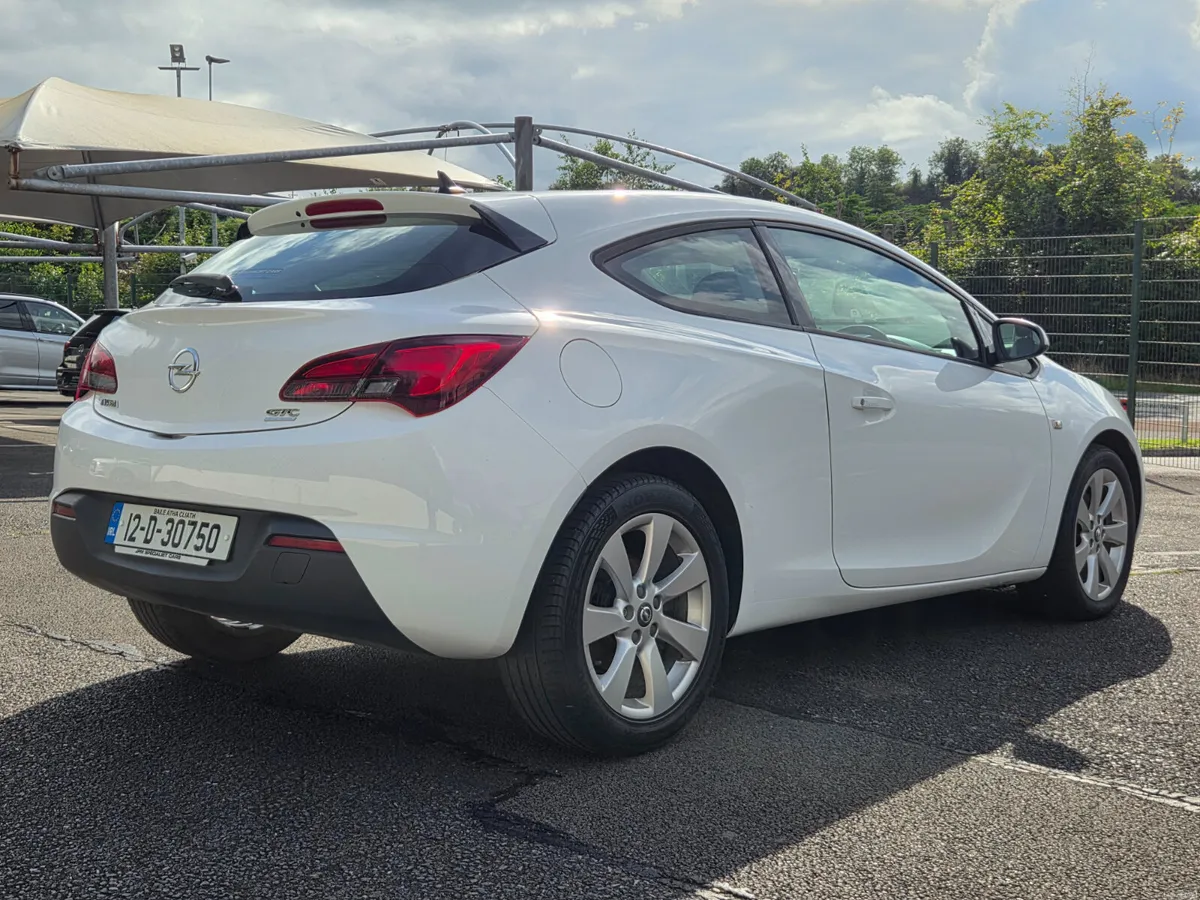 Opel Astra GTC - Image 3
