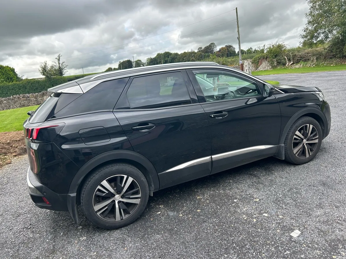 2019 Peugeot 3008 Allure - Image 2