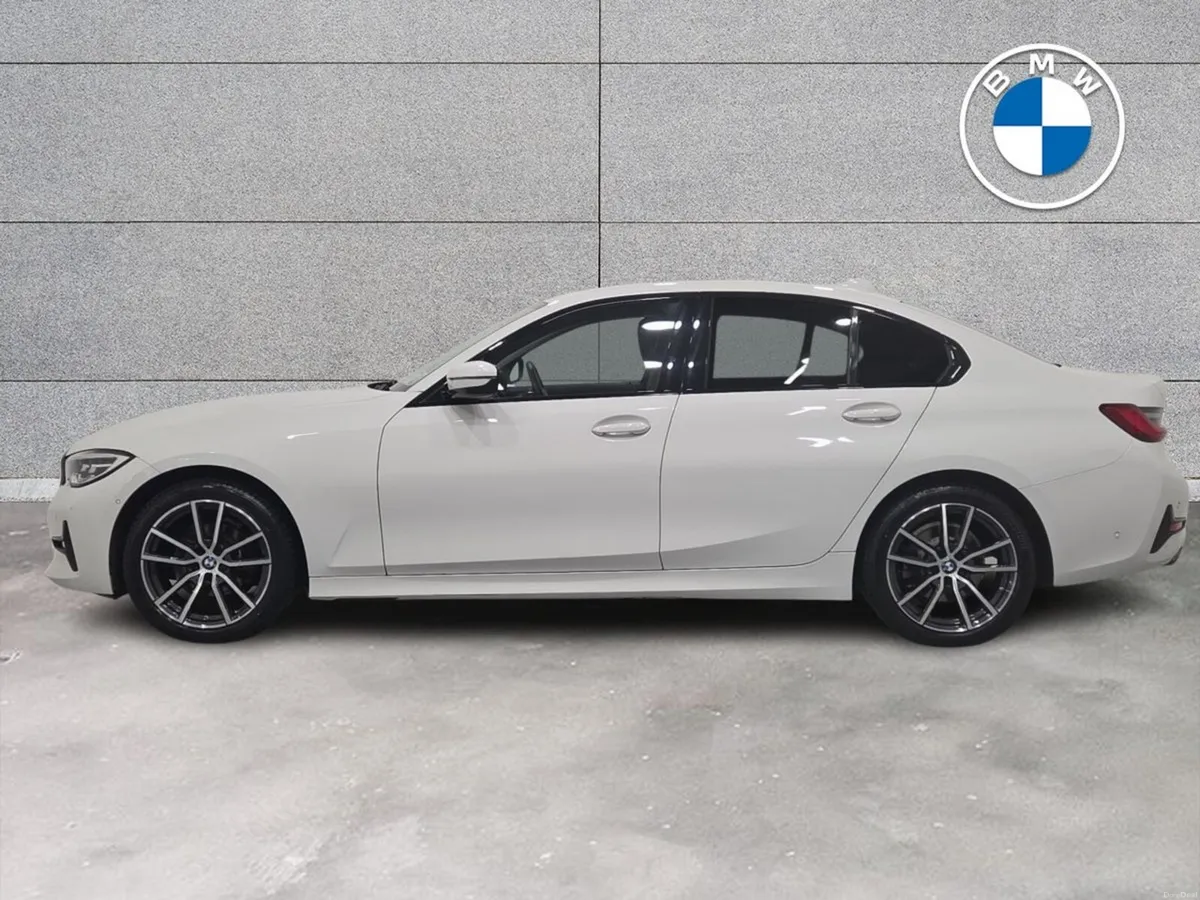 BMW 3-Series 318d Sport Saloon - Image 3