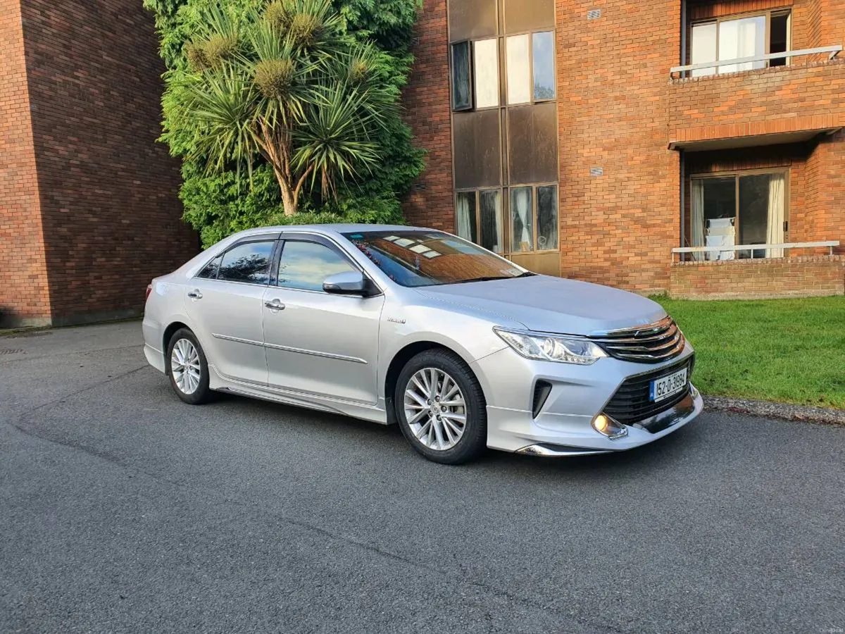 2015 TOYOTA CAMRY HYBRID - Image 1