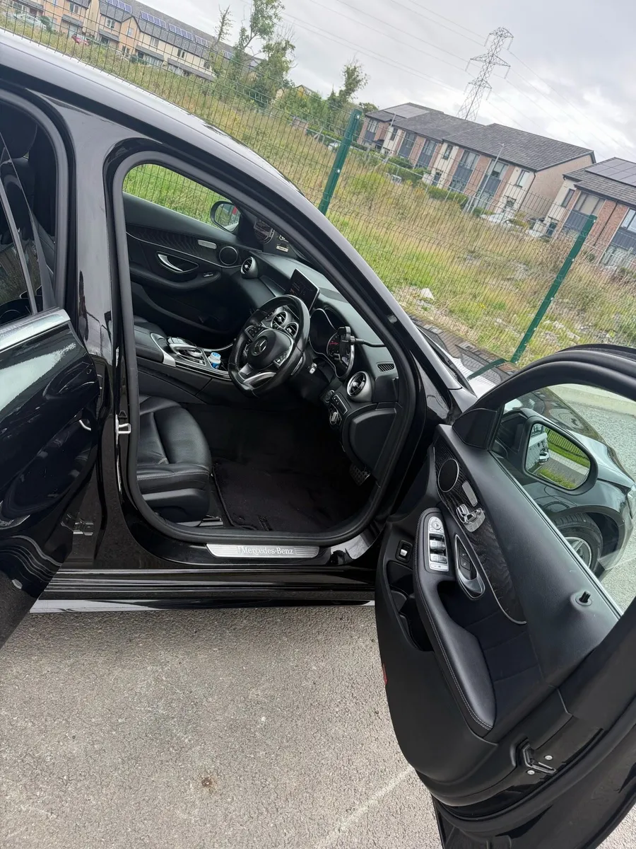 Mercedes Benz c220d automatic amg line premium - Image 5