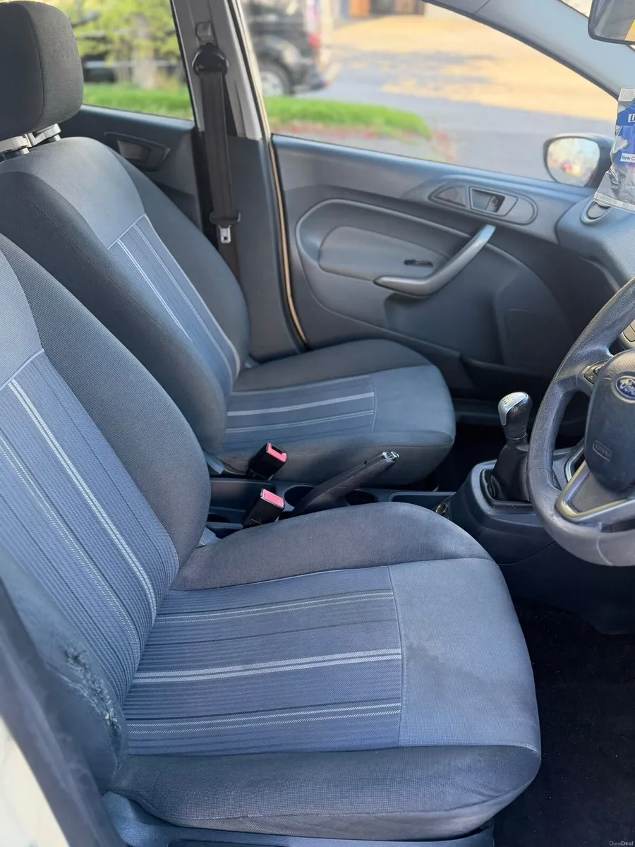 Ford fiesta - Image 2