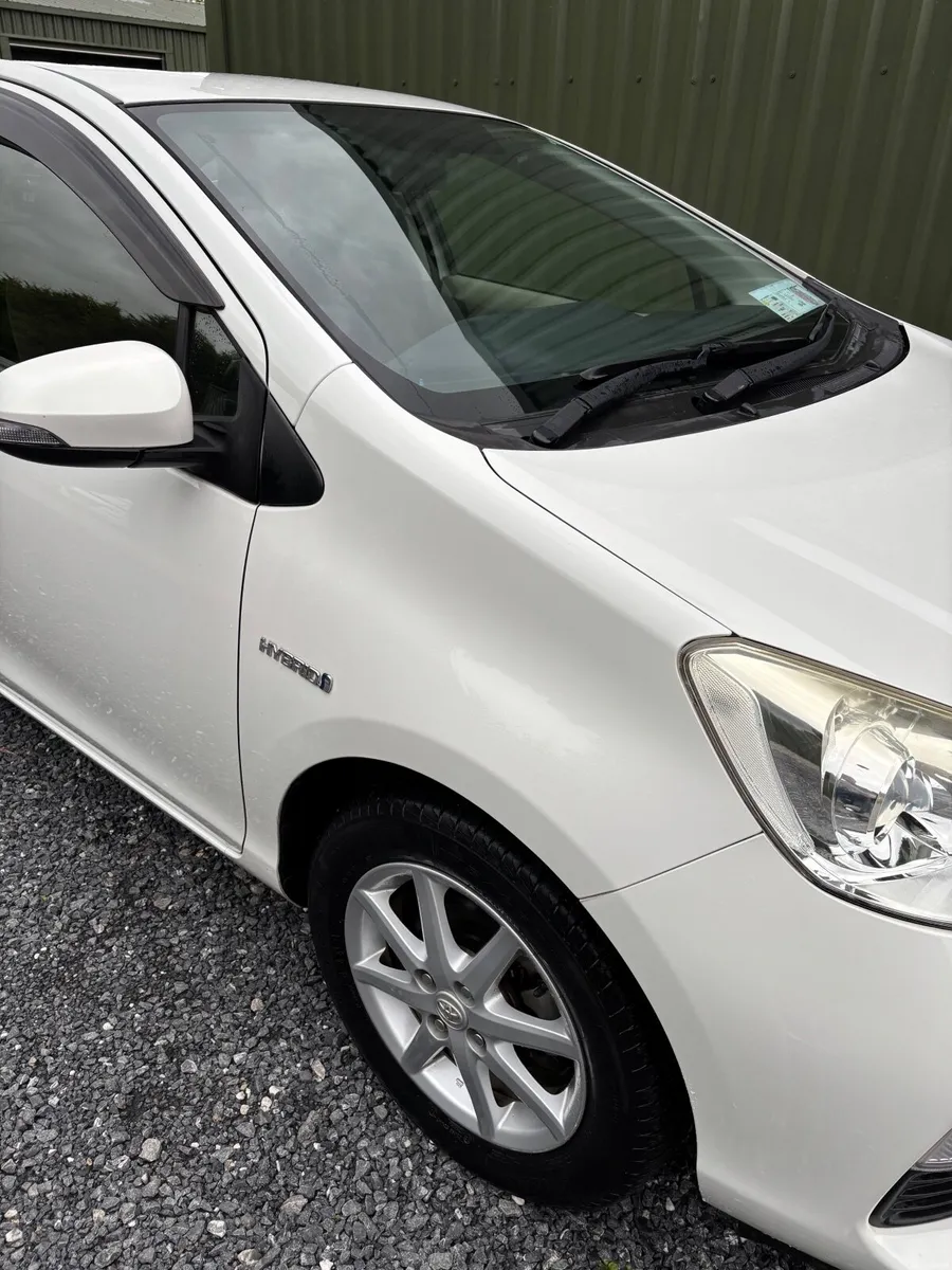 Toyota Aqua 2013 - Image 5